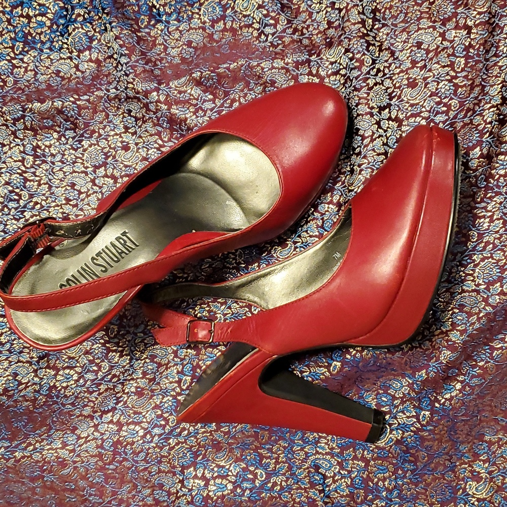 Colin stuart red heels👠